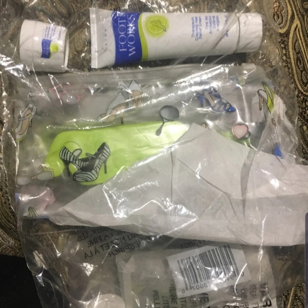 Avon foot works set